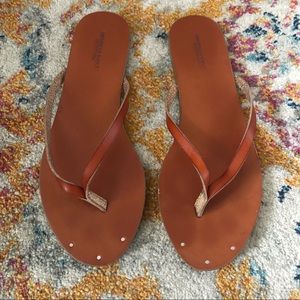 American Eagle Tan Faux Leather Flip Flop Sandal